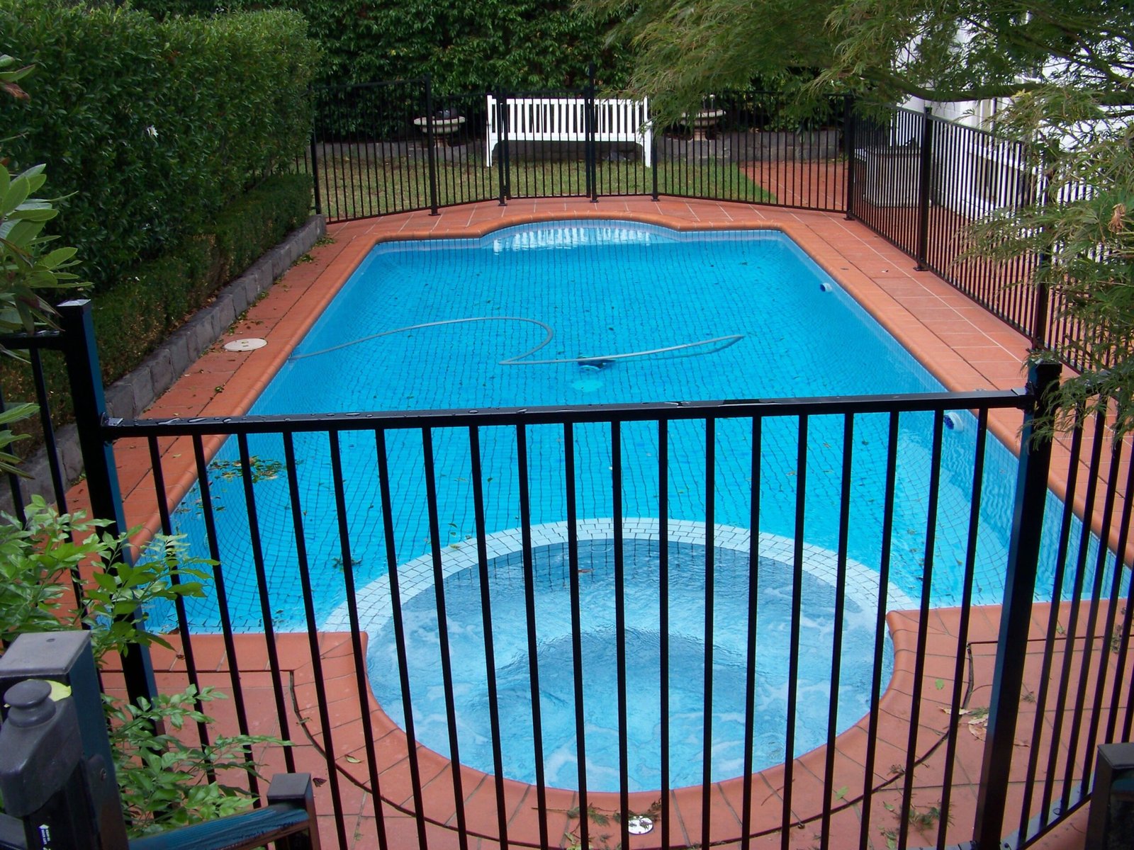 How Pool Fencing Laws on the Gold Coast Impacts Homeowners